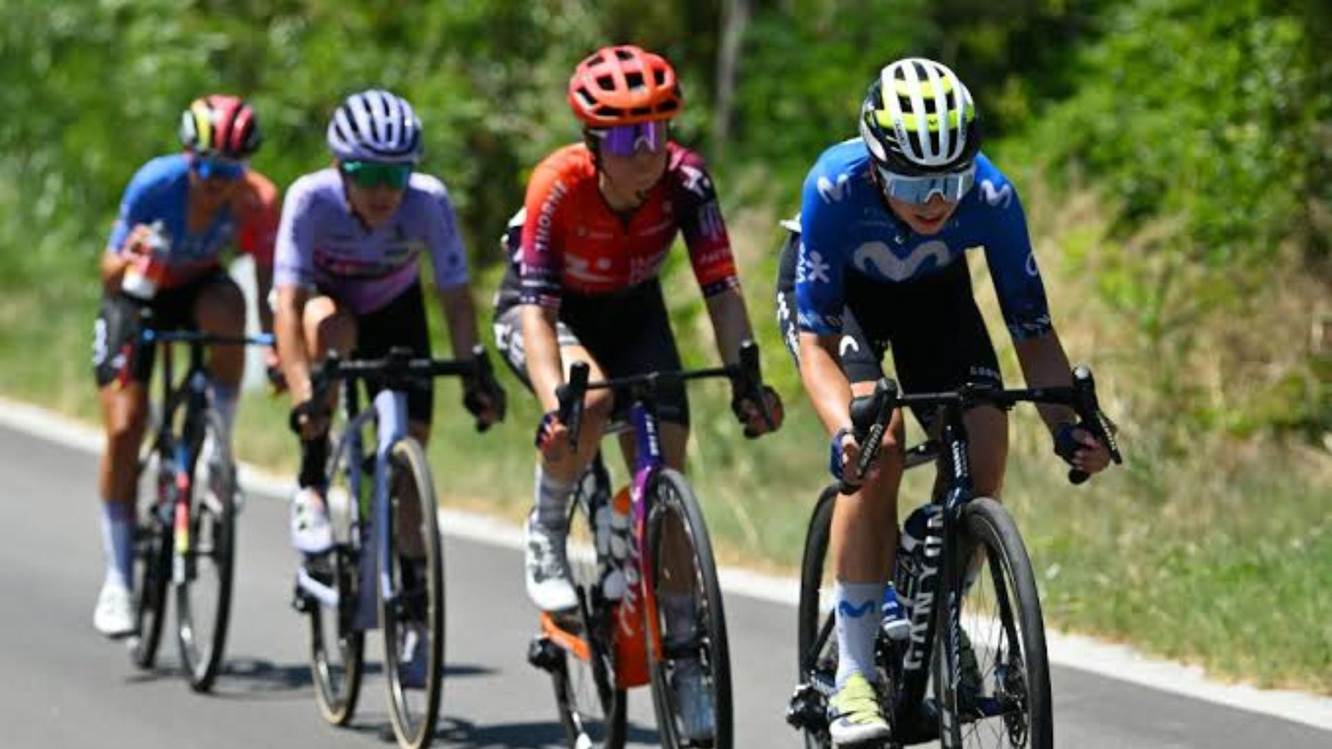 Drafting Technique: How to Save Energy in a Group Ride